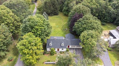 90 Mountain Rd, Concord, NH 03301-6902