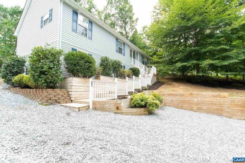 62 Woodlawn Dr, Bybee, VA 22963-2732