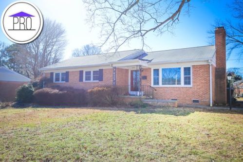 2201 Briarwood Dr, Greensboro, NC 27403-1235
