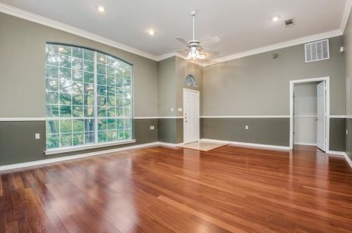 10914 Creekmere Dr, Dallas TX  75218-2345 exterior