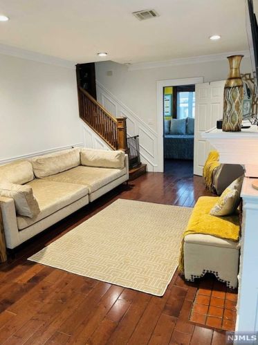 85 Grand Ave, Ridgefield Park, NJ 07660-1257
