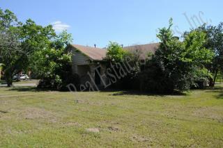 1411 Hoppess St, Bryan, TX 77802-1244