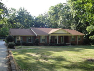 114 Cothran Dr, Greenwood, SC 29649-9171