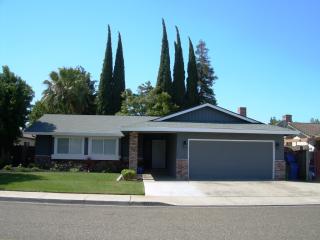 1340 Berry Dr, Turlock, CA 95382-0702