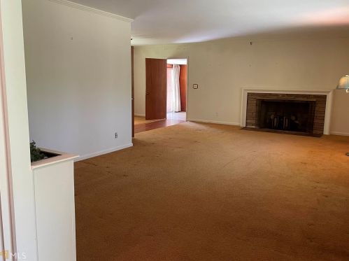 903 Piney Woods Dr, Lagrange, GA 30240-2021
