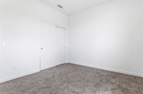 44015 Moccasin Pl, Lancaster CA  93536-6857 exterior