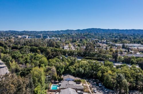 5448 Forbes Ave, Van Nuys, CA 91436-1006