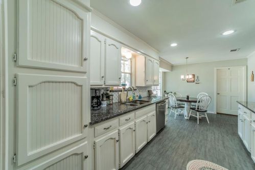 4128 Alicante Ave, Fort Worth TX  76133-5561 exterior