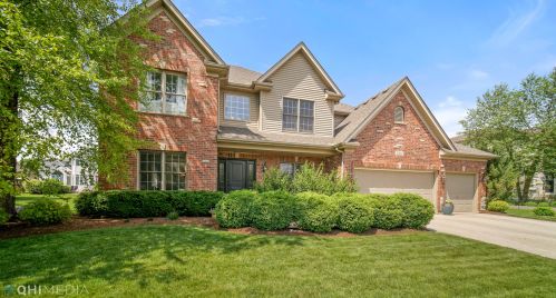 2307 Fescue Rd, Naperville, IL 60564-5038