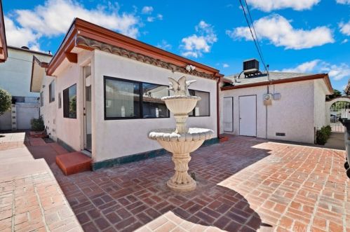 515 Townsend St, Santa Ana CA 92703-2838 exterior
