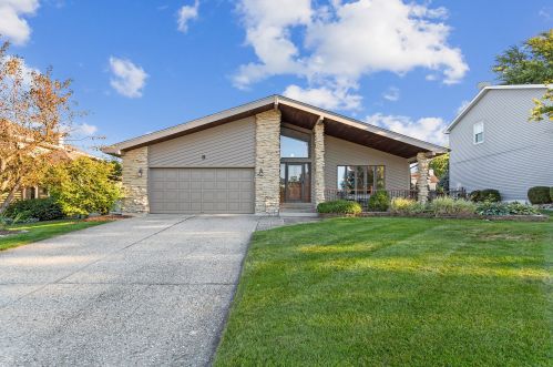 3 Cedar Ct, Lemont, IL 60439-3853