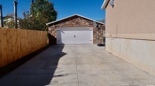 7624 2550, Taylorsville, UT 84084-3829