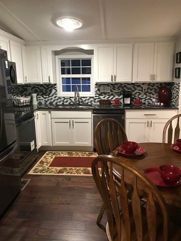 3323 Grandview Rd, Beaver WV  exterior