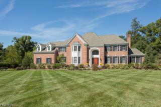 7 Ponds Edge Ln, Warren, NJ 07059-6832