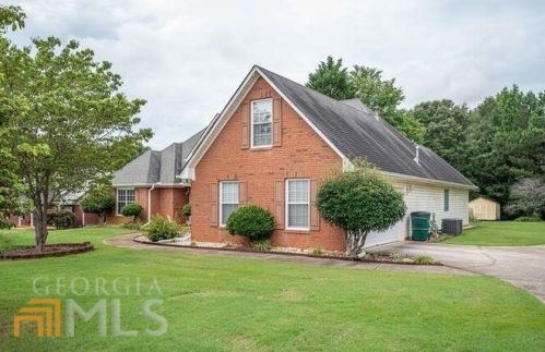 408 Mosby Ln, Locust Grove, GA 30248-6611