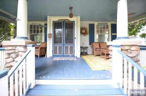 128 Irving St, Ridgewood, NJ 07450-4548