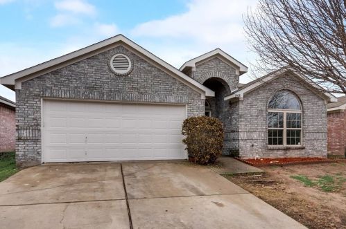 6408 Waterhill Ln, Fort Worth TX  76179-4193 exterior