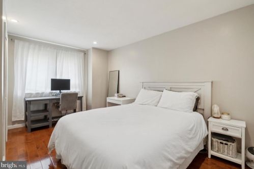 528 13 St, Philadelphia PA  19147-4533 exterior