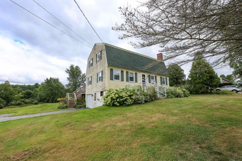 71 Scobie Pond Rd, Derry, NH 03038-3733