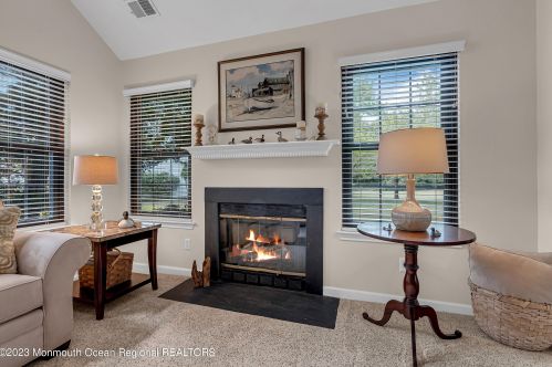 17 Rawson Cir, Tinton Falls NJ 07712-2579 exterior