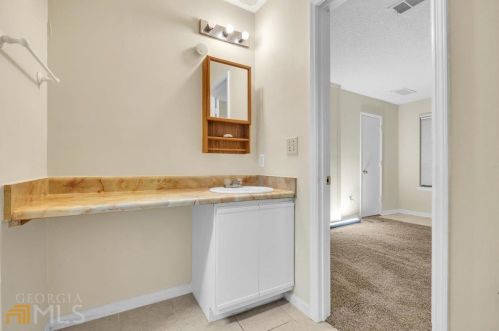 6685 Doublegate Ln, Rex GA 30273-2134 exterior