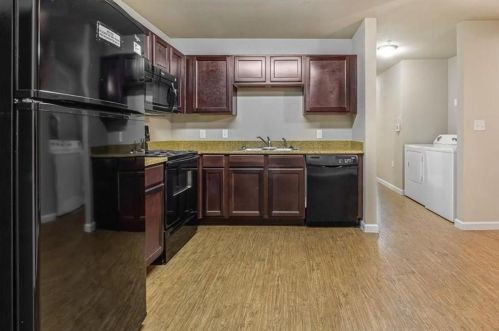 908 21st St, Austin, TX 78705-5404
