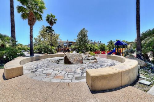 565 Casita St, Anaheim CA  92805-4748 exterior