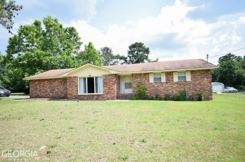 200 Conley Dr, Bonaire, GA 31005-3812