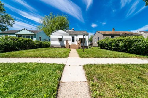 7414 Oakdale Ave, Hammond, IN 46324-2747