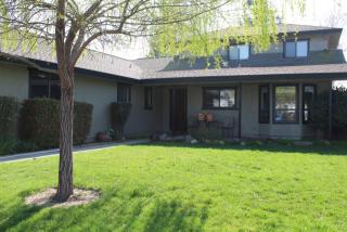 924 Pinot Noir Dr, Lodi, CA 95240-7427