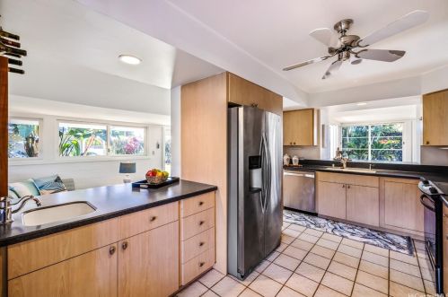 4777 Farmers Rd, Honolulu HI  96816-5444 exterior