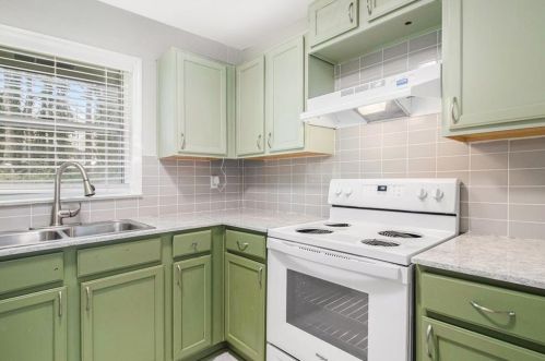 3581 Dale Ln, Atlanta GA  30331-2515 exterior