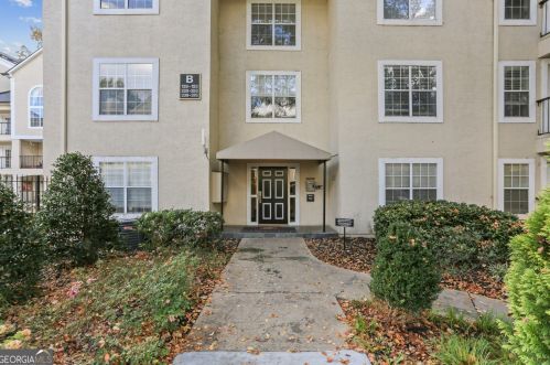 3655 Habersham Rd, Atlanta GA  30305-1142 exterior
