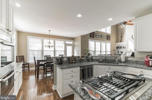 43053 Kingsport Dr, Leesburg, VA 20176-3610