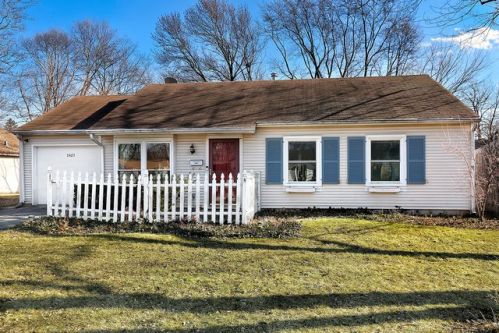 3425 Fairlawn Dr, Glenview, IL 60025-4519