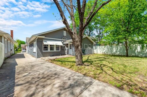 2253 6th Ave, Fort Worth TX  76110-1807 exterior