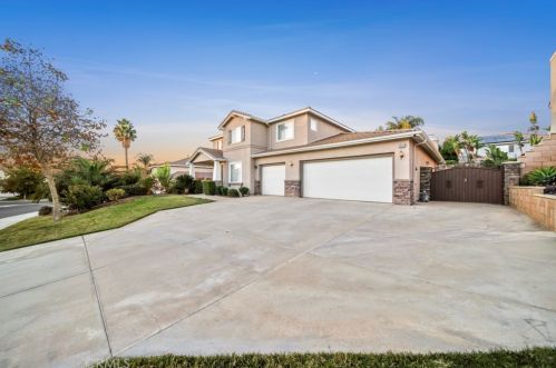 19212 Dandelion Ct, Riverside CA  92508-7104 exterior