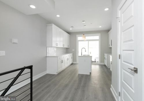 1937 4 St, Philadelphia PA 19140-2417 exterior