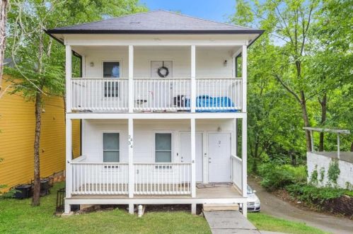 2434 Bellview Ave, Atlanta GA  30318-8302 exterior
