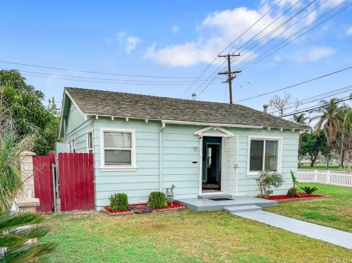 945 Dickel St, Anaheim CA  92805-1807 exterior