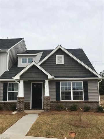 7452 Garett Park Dr, Whitsett, NC 27377-9606