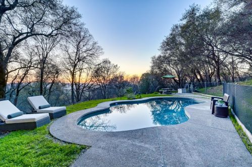 10280 Lone Star Rd, Auburn, CA 95602-9296