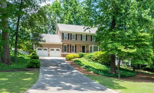330 Somerset Ln, Marietta, GA 30067-4310