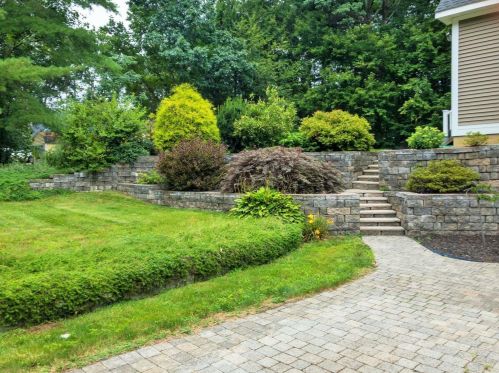 23 Crestview Ter, Stratham, NH 03885-2209