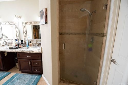 997 Dylan Way, Anaheim CA  92808-1519 exterior