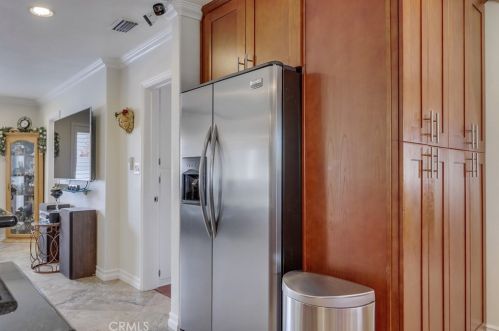 305 Kenmore St, Anaheim CA  92804-2114 exterior