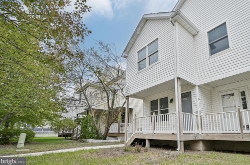 327 Ohio Ave, Atlantic City, NJ 08401-3109