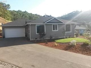 1724 Shale Ct, Roseburg OR  97470-5751 exterior