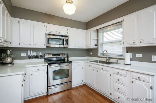 801 Sobieski St, Lemont IL  60439-4062 exterior