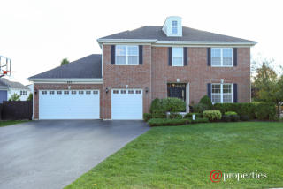409 Wentworth Cir, Trout Valley, IL 60013-2321
